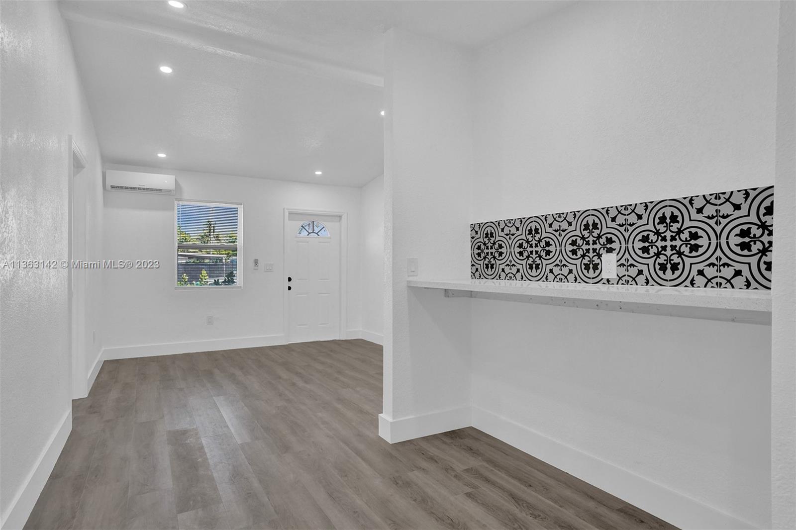 LAKE FOREST SEC ONE - Residential