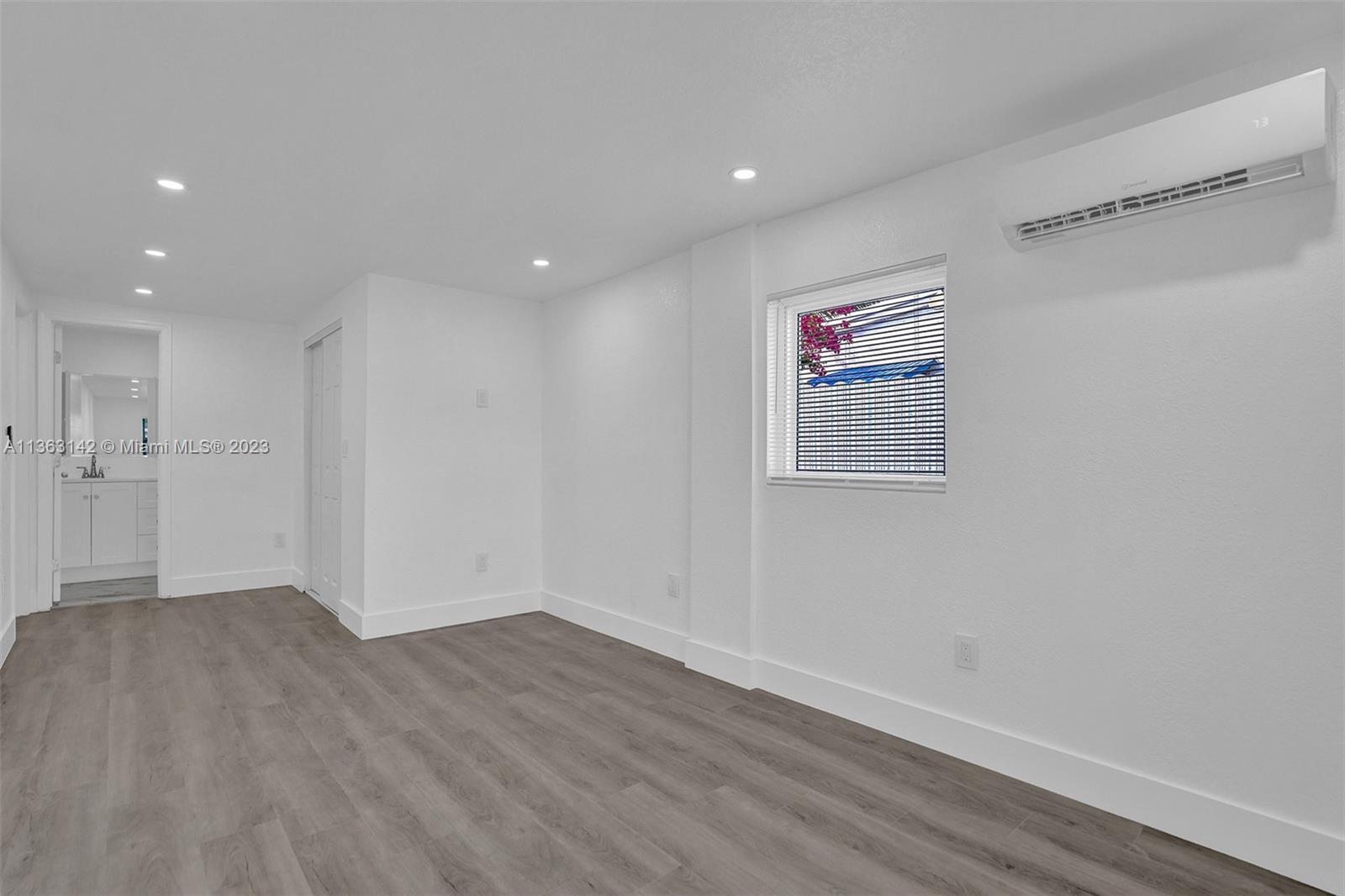 LAKE FOREST SEC ONE - Residential