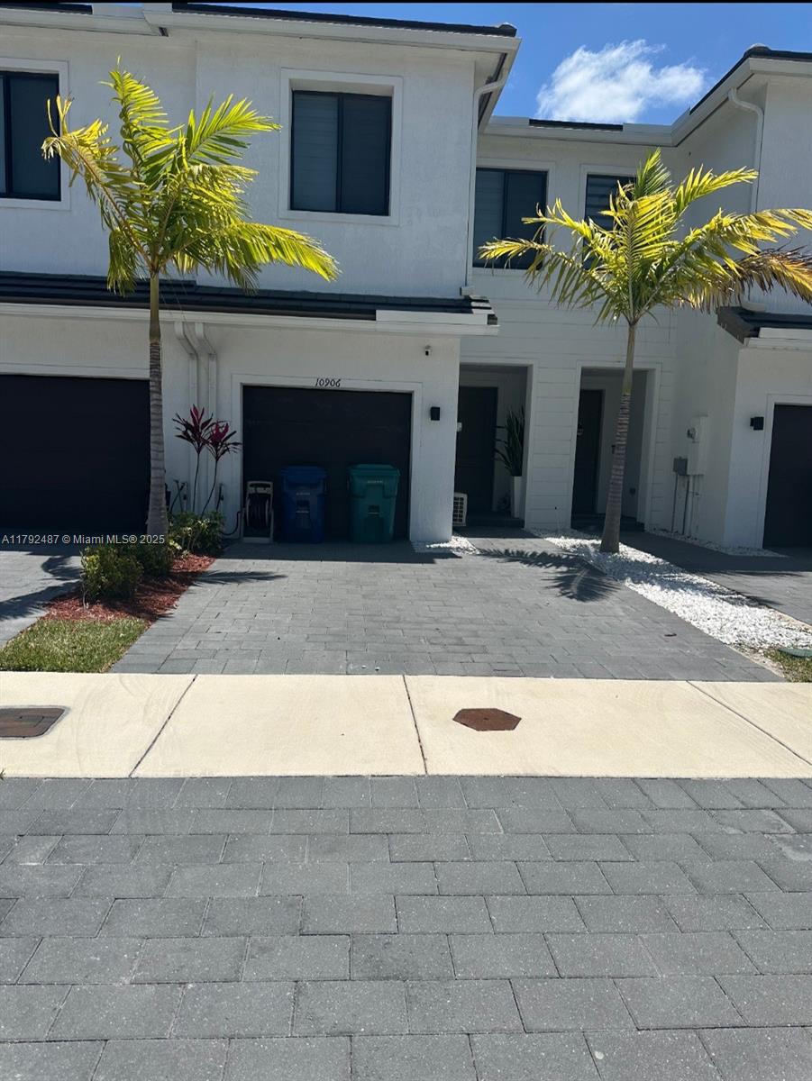 10906 Sw 232nd Ter, Homestead, Miami-Dade County, Florida - 4 Bedrooms  
3 Bathrooms - 