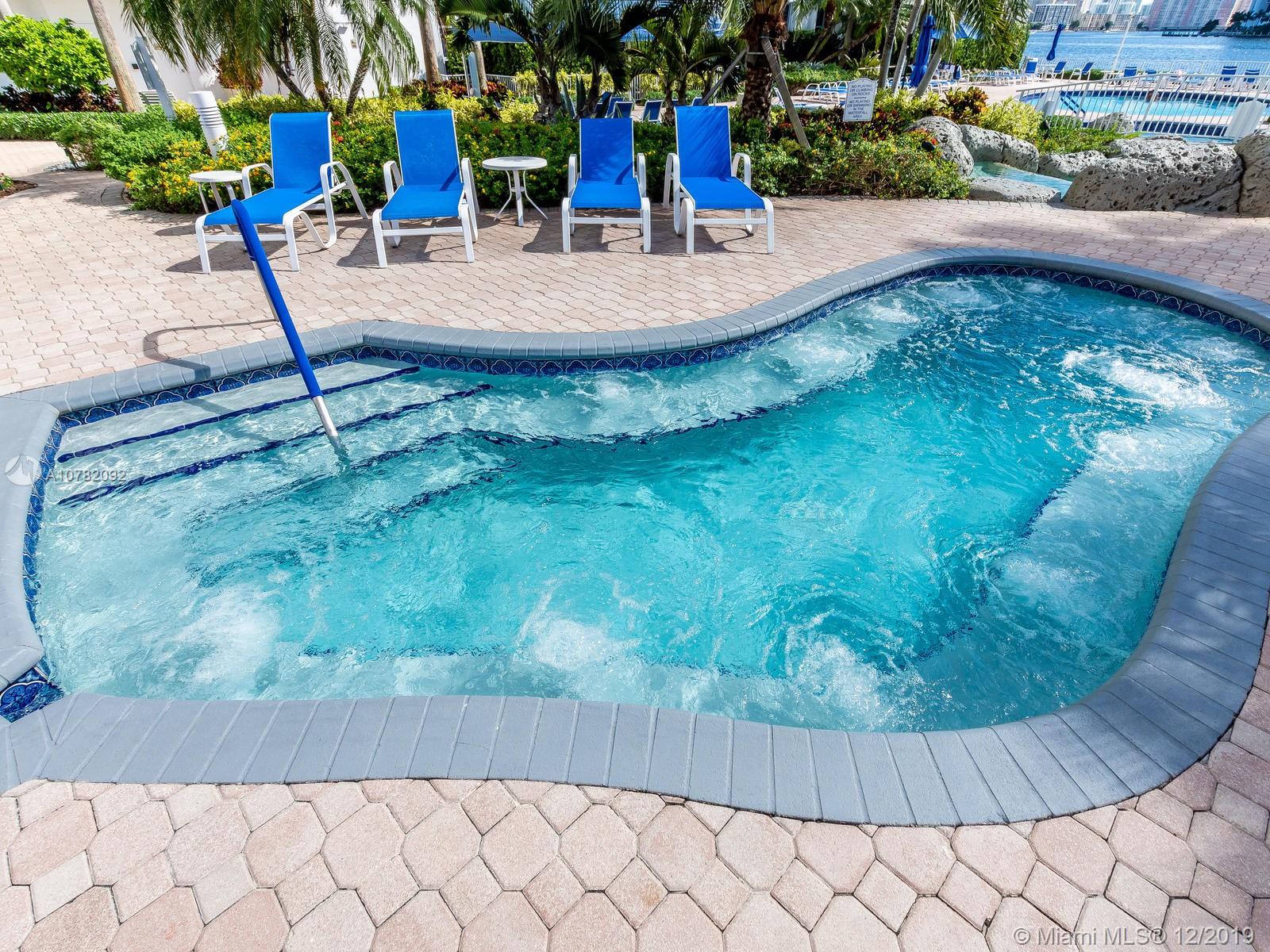 MYSTIC POINTE TOWER 500 C - Residential