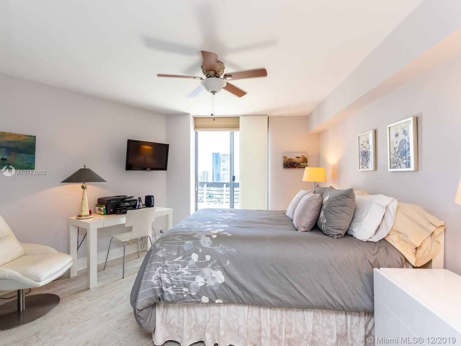 MYSTIC POINTE TOWER 500 C - Residential