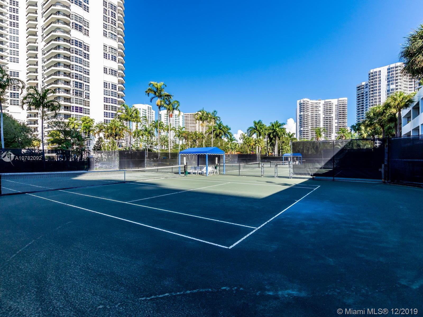 MYSTIC POINTE TOWER 500 C - Residential