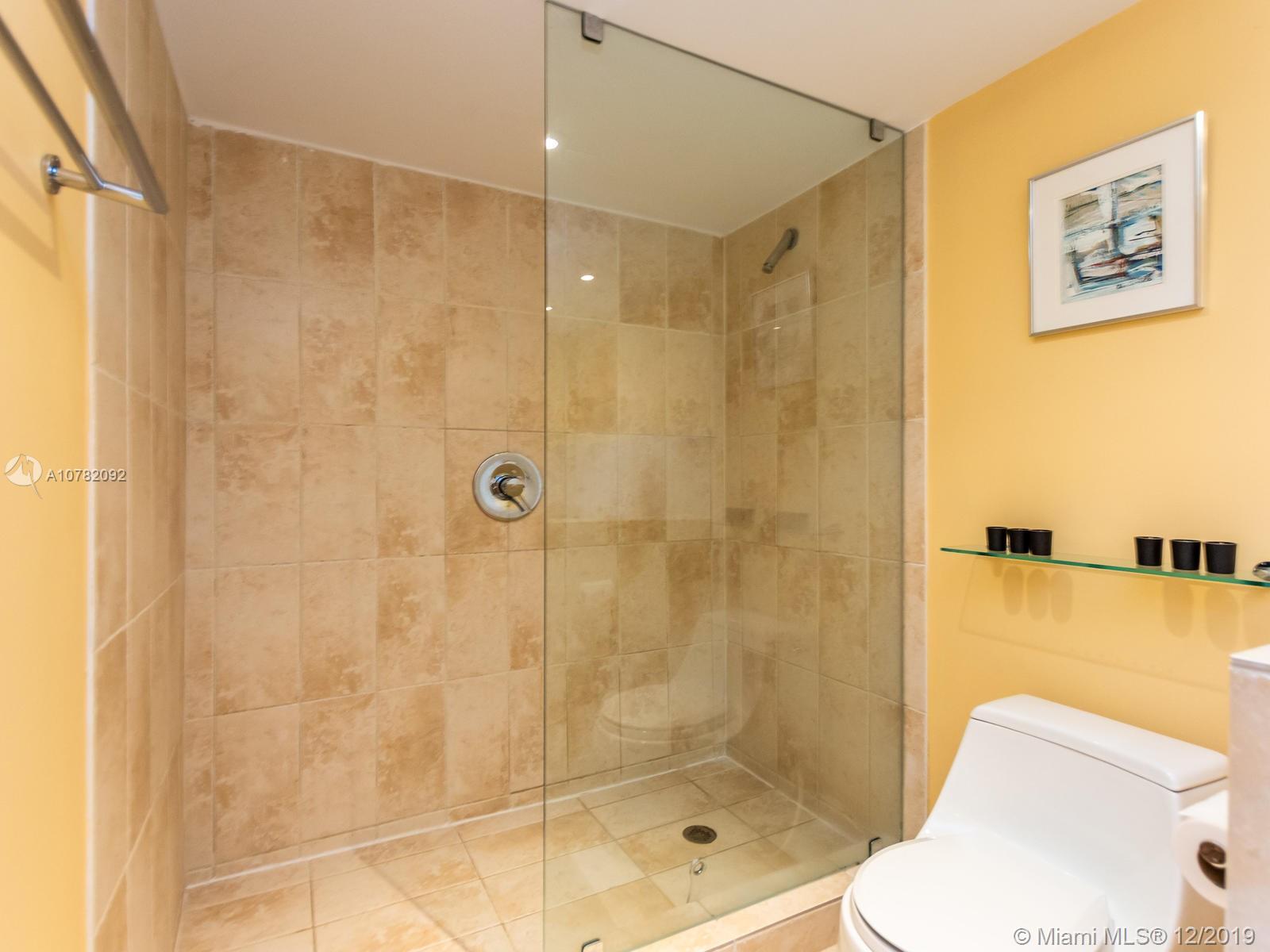 MYSTIC POINTE TOWER 500 C - Residential