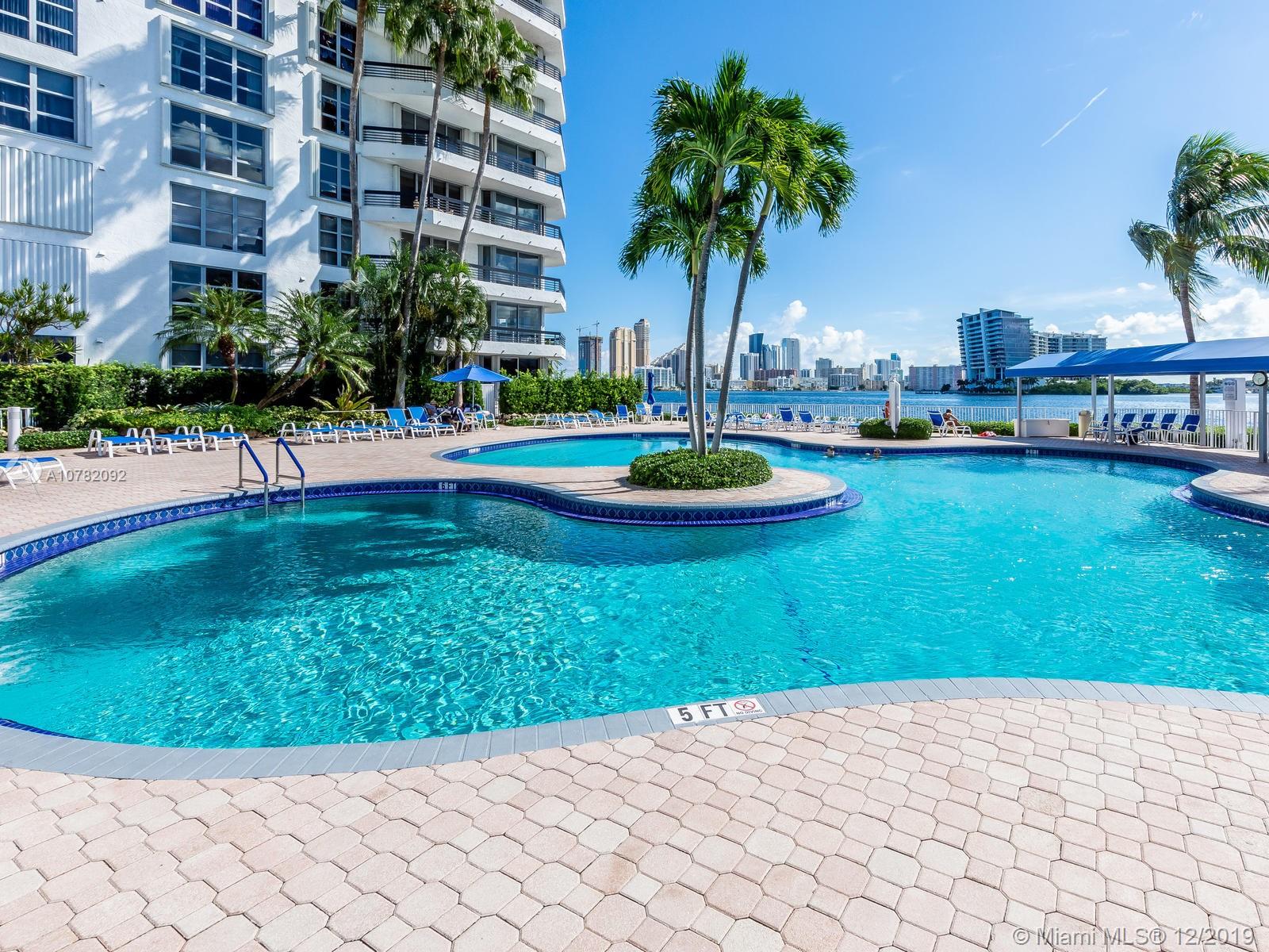 MYSTIC POINTE TOWER 500 C - Residential