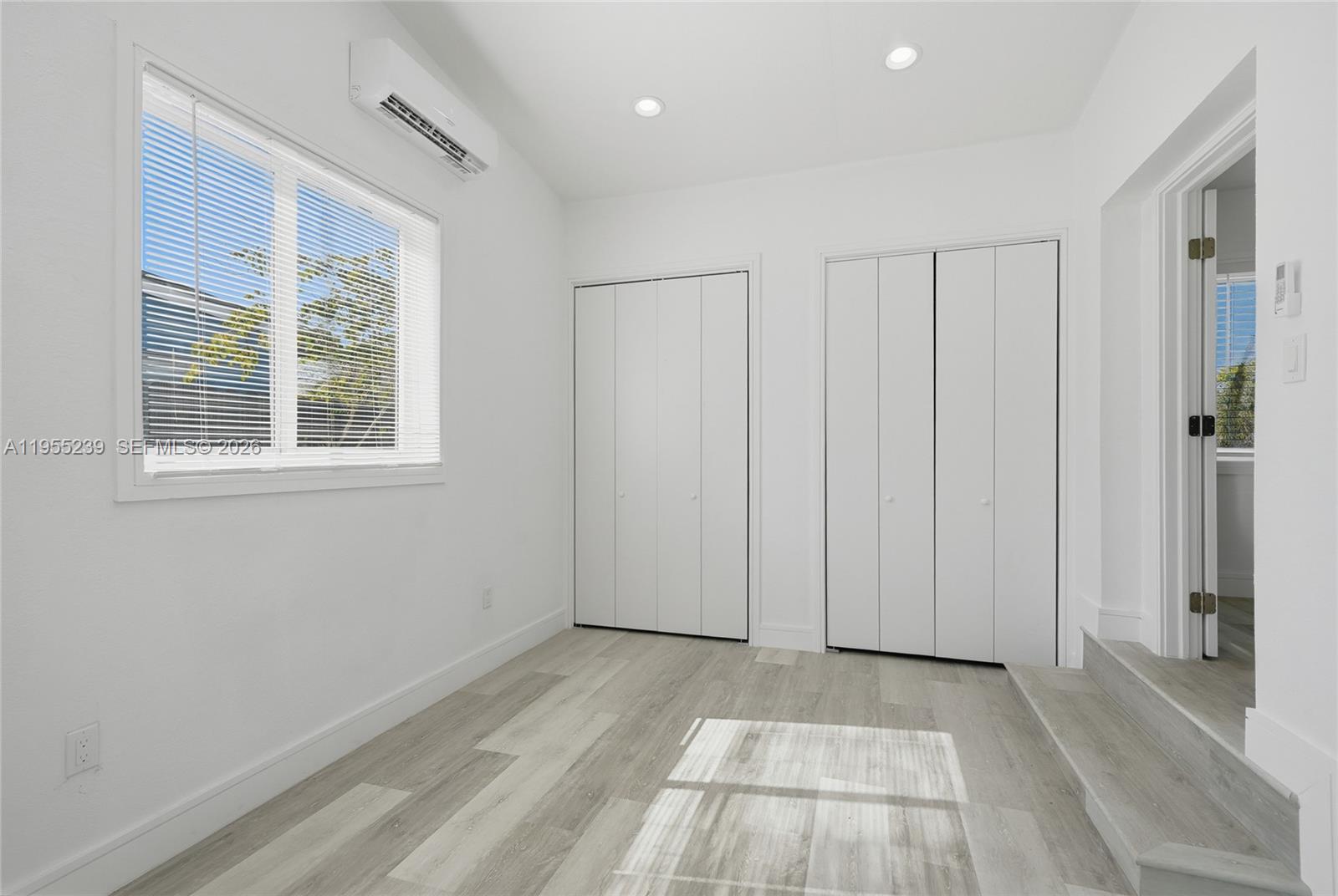 LAUDERDALE MANORS ADD REV - Residential