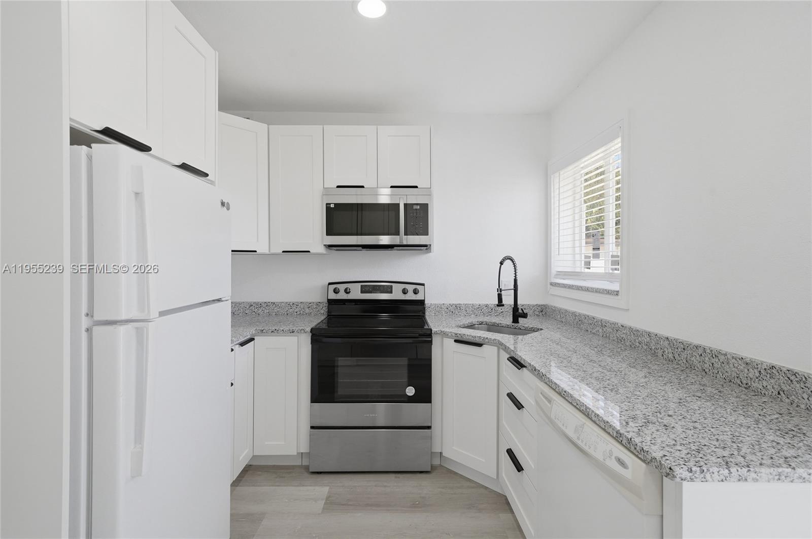 LAUDERDALE MANORS ADD REV - Residential