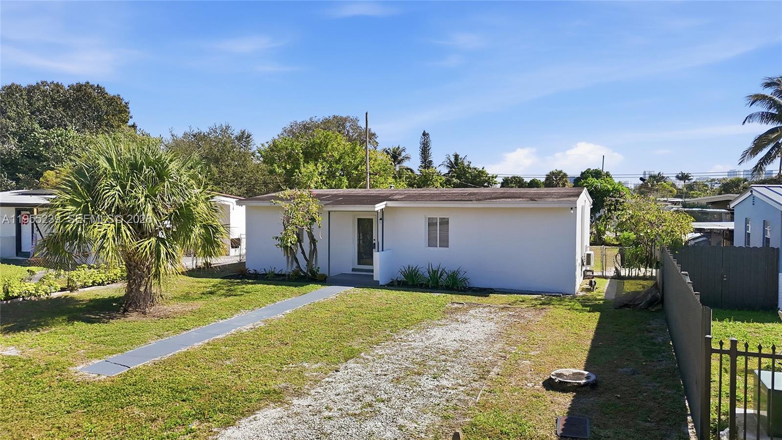 LAUDERDALE MANORS ADD REV - Residential