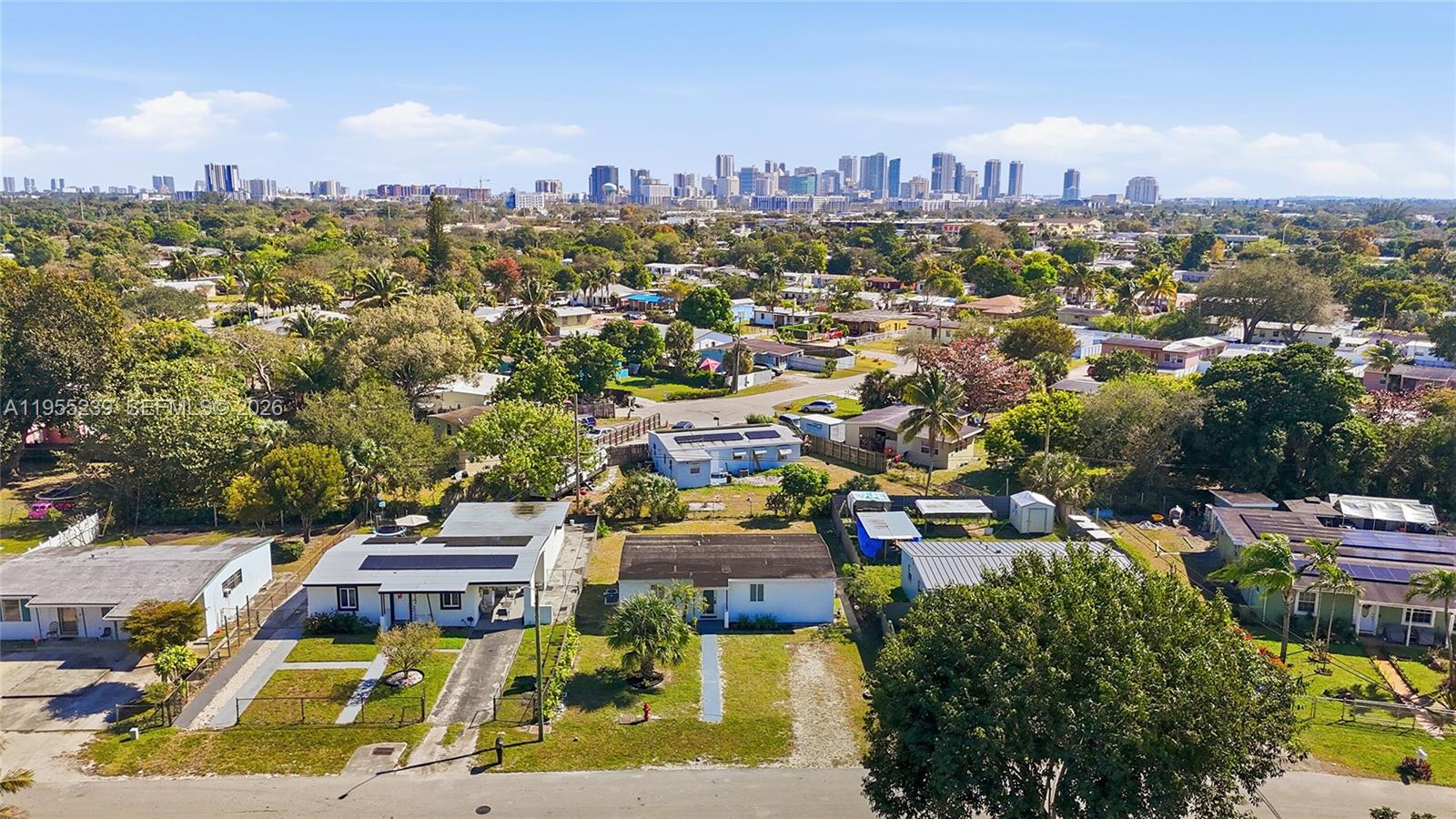 LAUDERDALE MANORS ADD REV - Residential