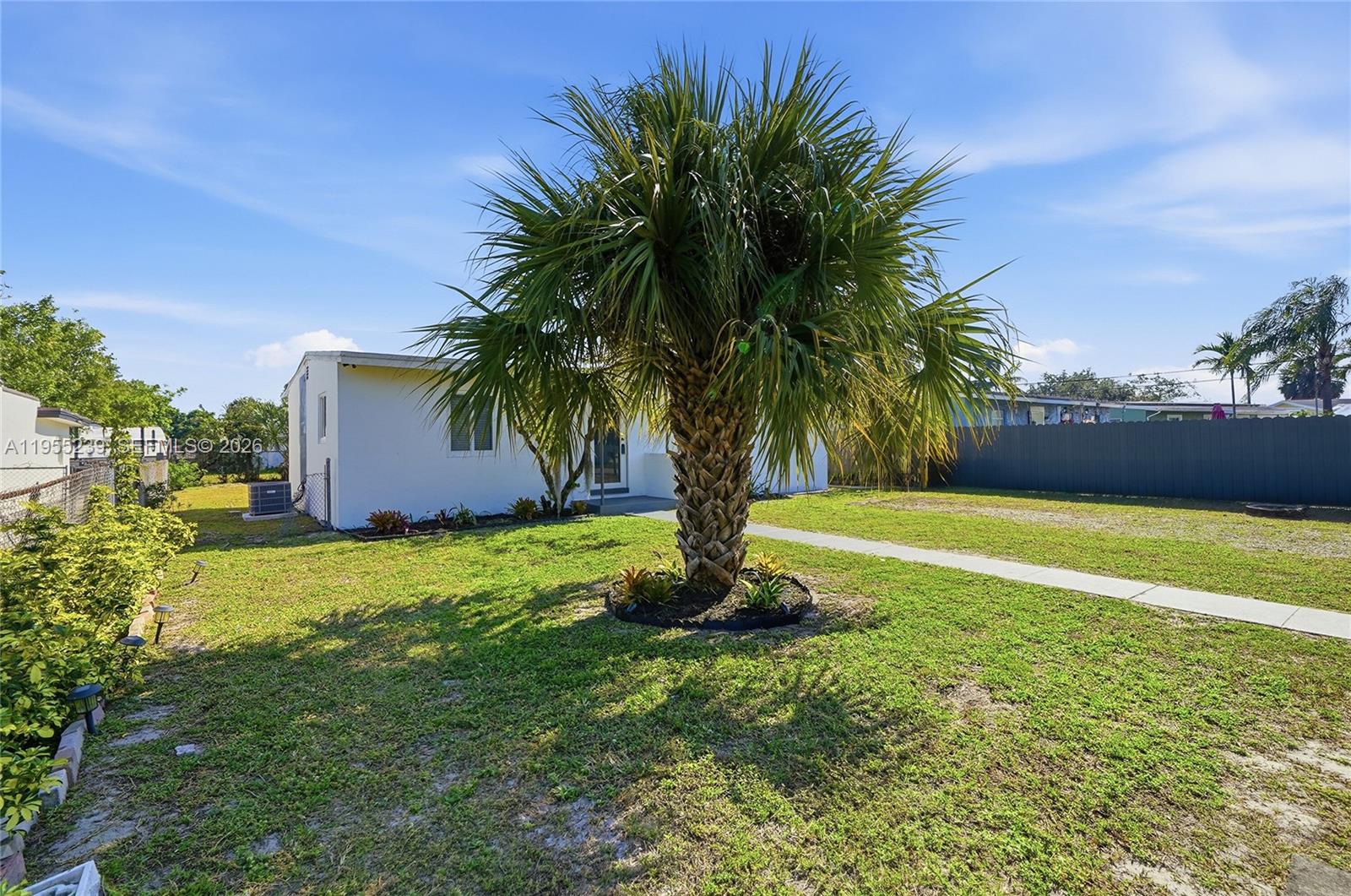 LAUDERDALE MANORS ADD REV - Residential