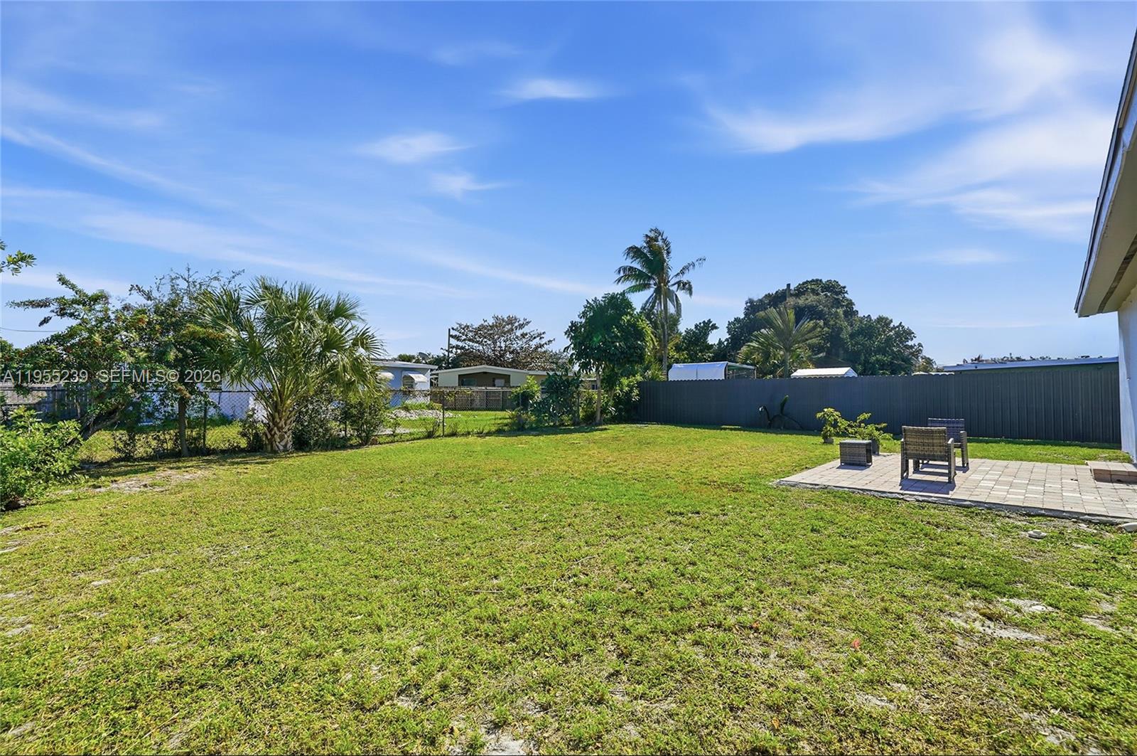 LAUDERDALE MANORS ADD REV - Residential