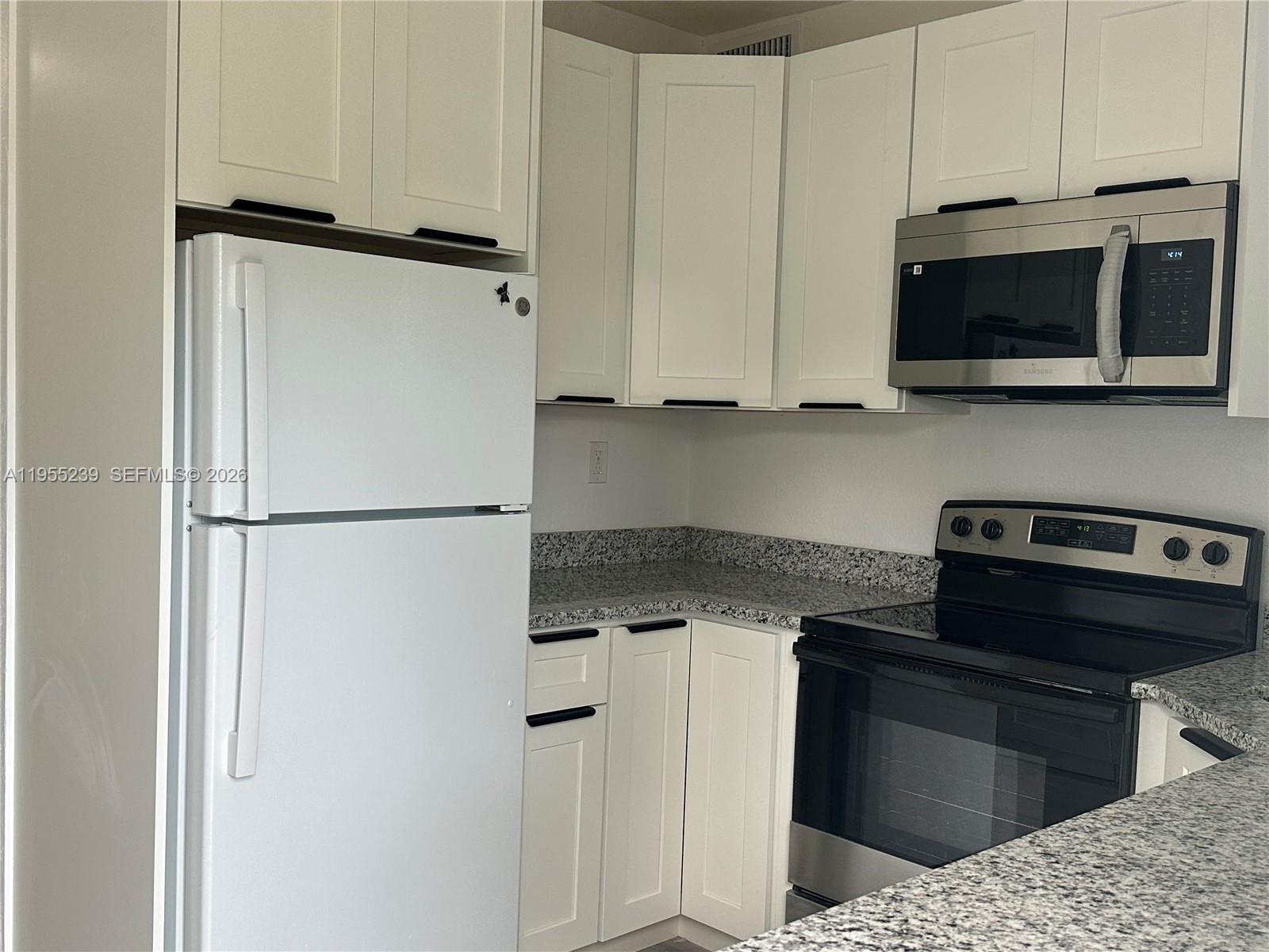 LAUDERDALE MANORS ADD REV - Residential