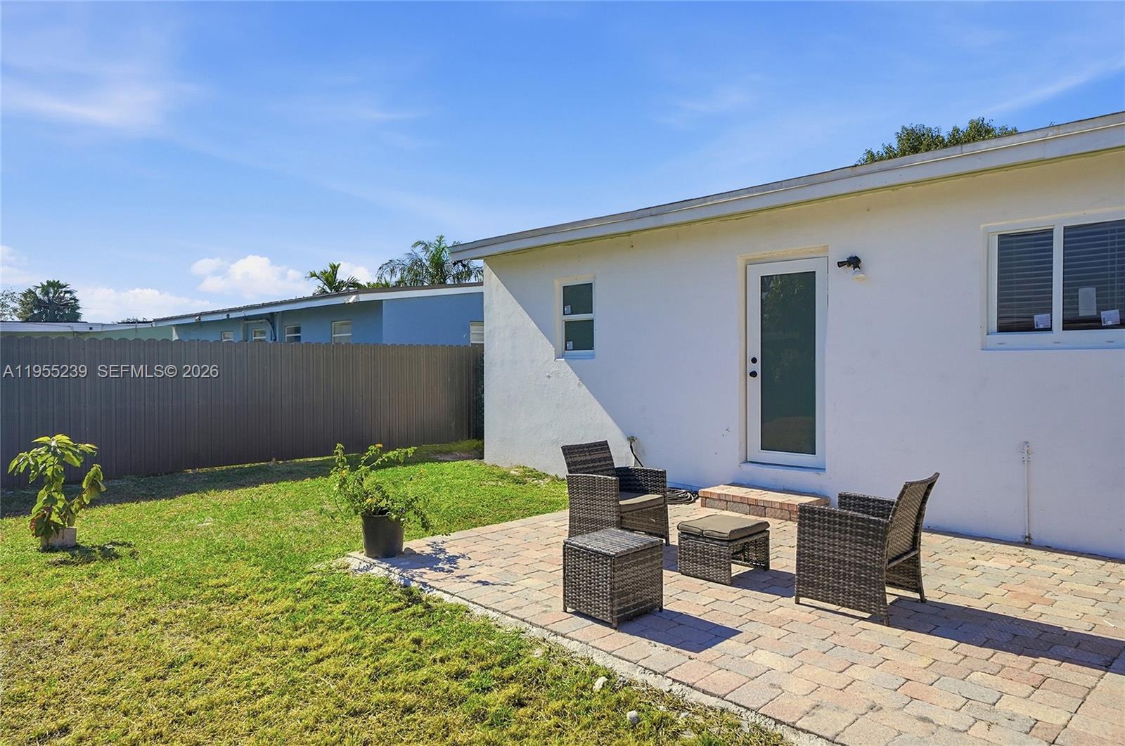 LAUDERDALE MANORS ADD REV - Residential