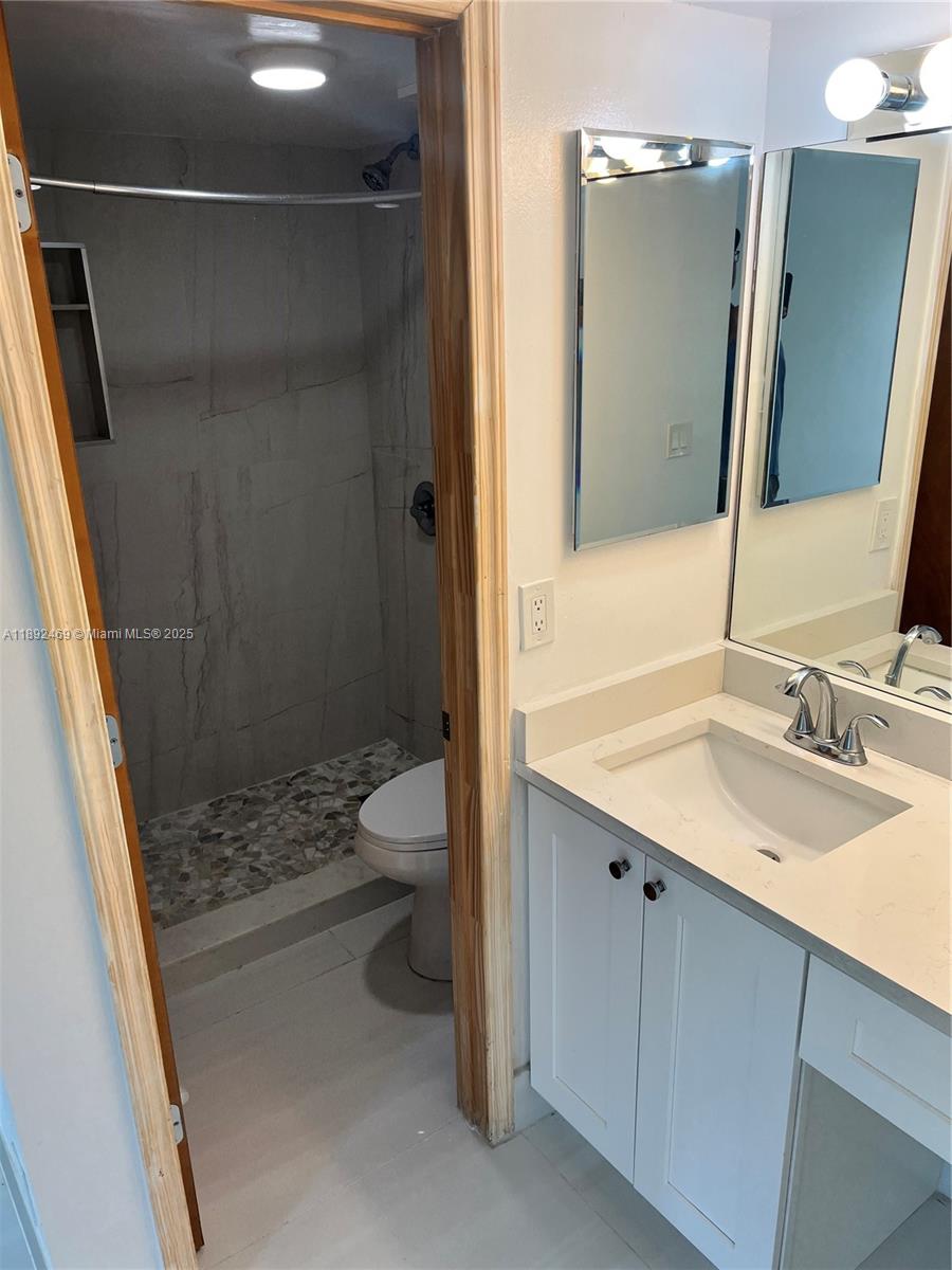 LAKEWOOD VILLAGE - Residential Lease