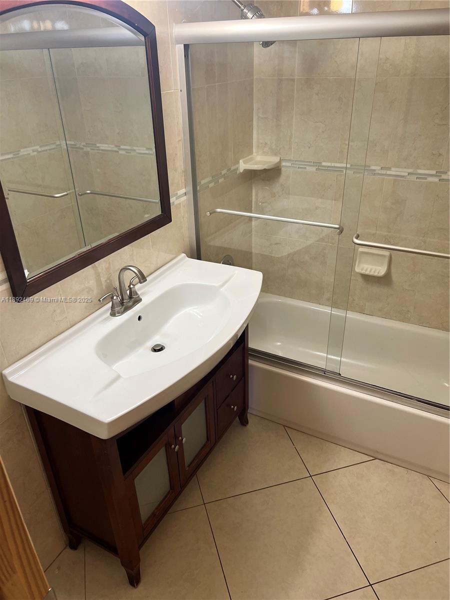 LAKEWOOD VILLAGE - Residential Lease