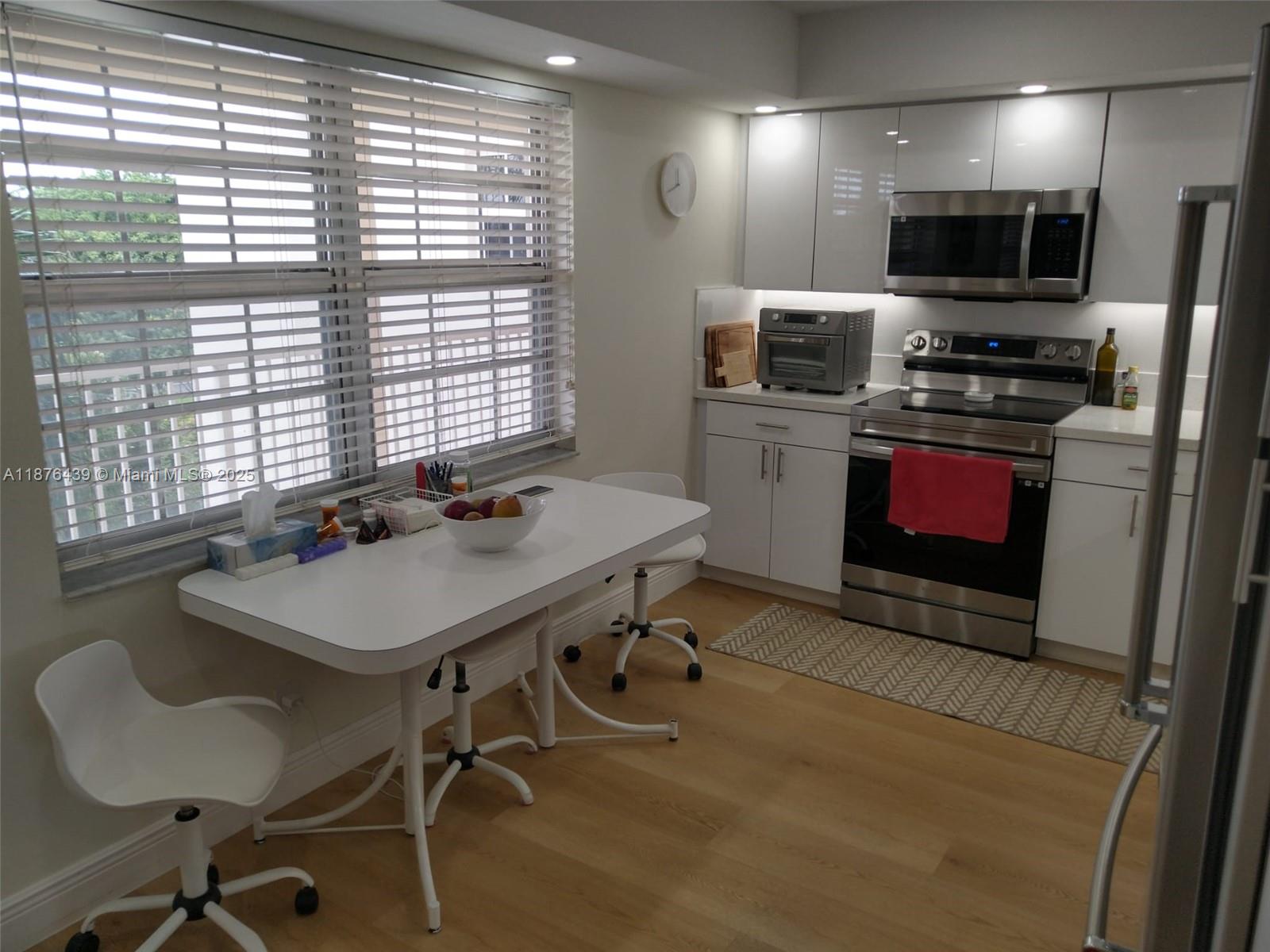 NO 112 PALM-AIRE COUNTRY - Residential Lease