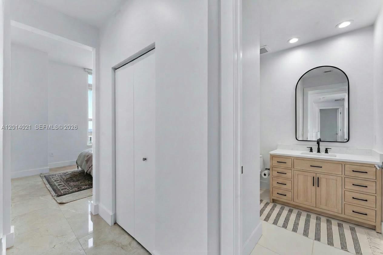 THE PLAZA 851 BRICKELL CO - Residential Lease