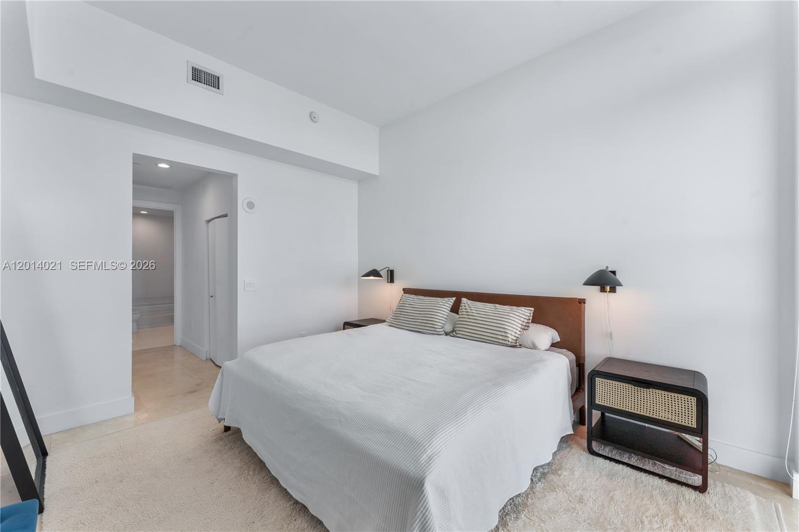 THE PLAZA 851 BRICKELL CO - Residential Lease