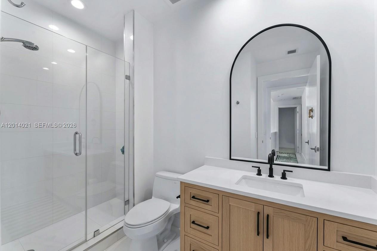 THE PLAZA 851 BRICKELL CO - Residential Lease