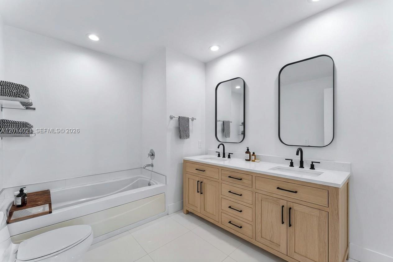 THE PLAZA 851 BRICKELL CO - Residential Lease