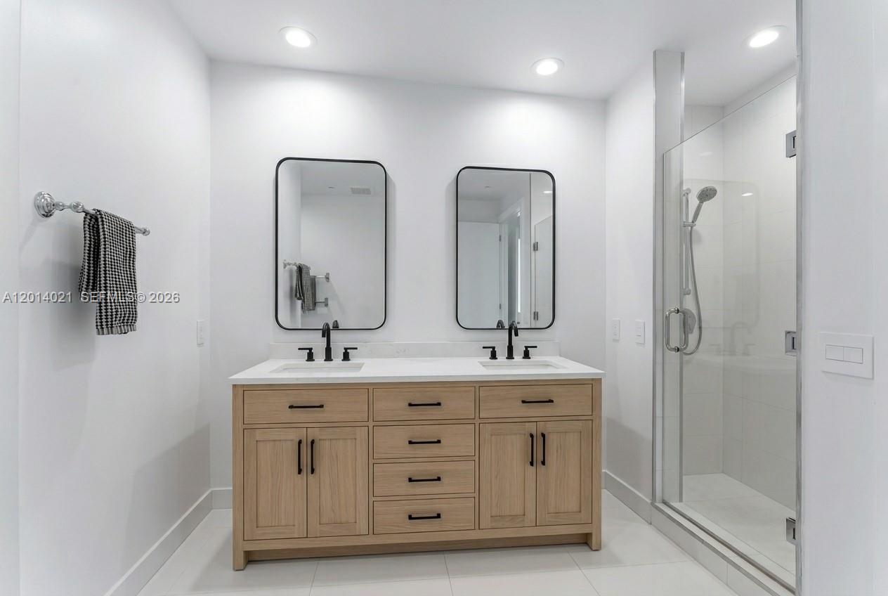 THE PLAZA 851 BRICKELL CO - Residential Lease