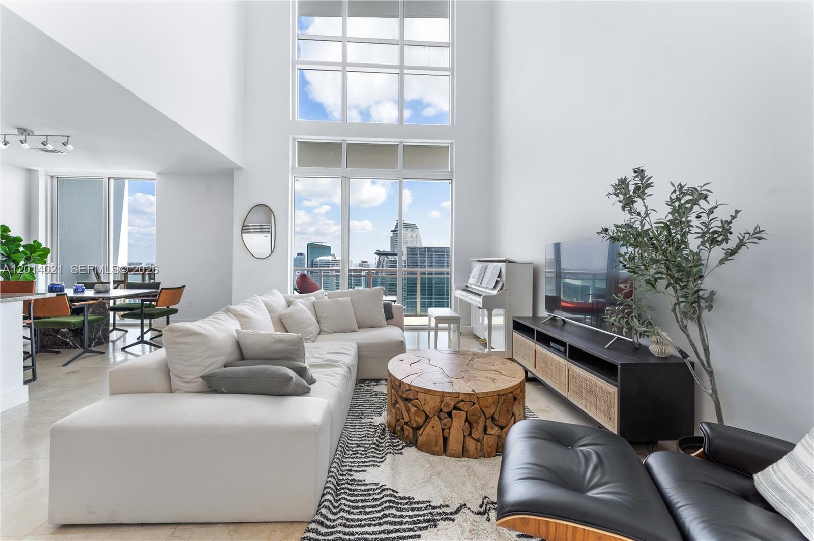 THE PLAZA 851 BRICKELL CO - Residential Lease