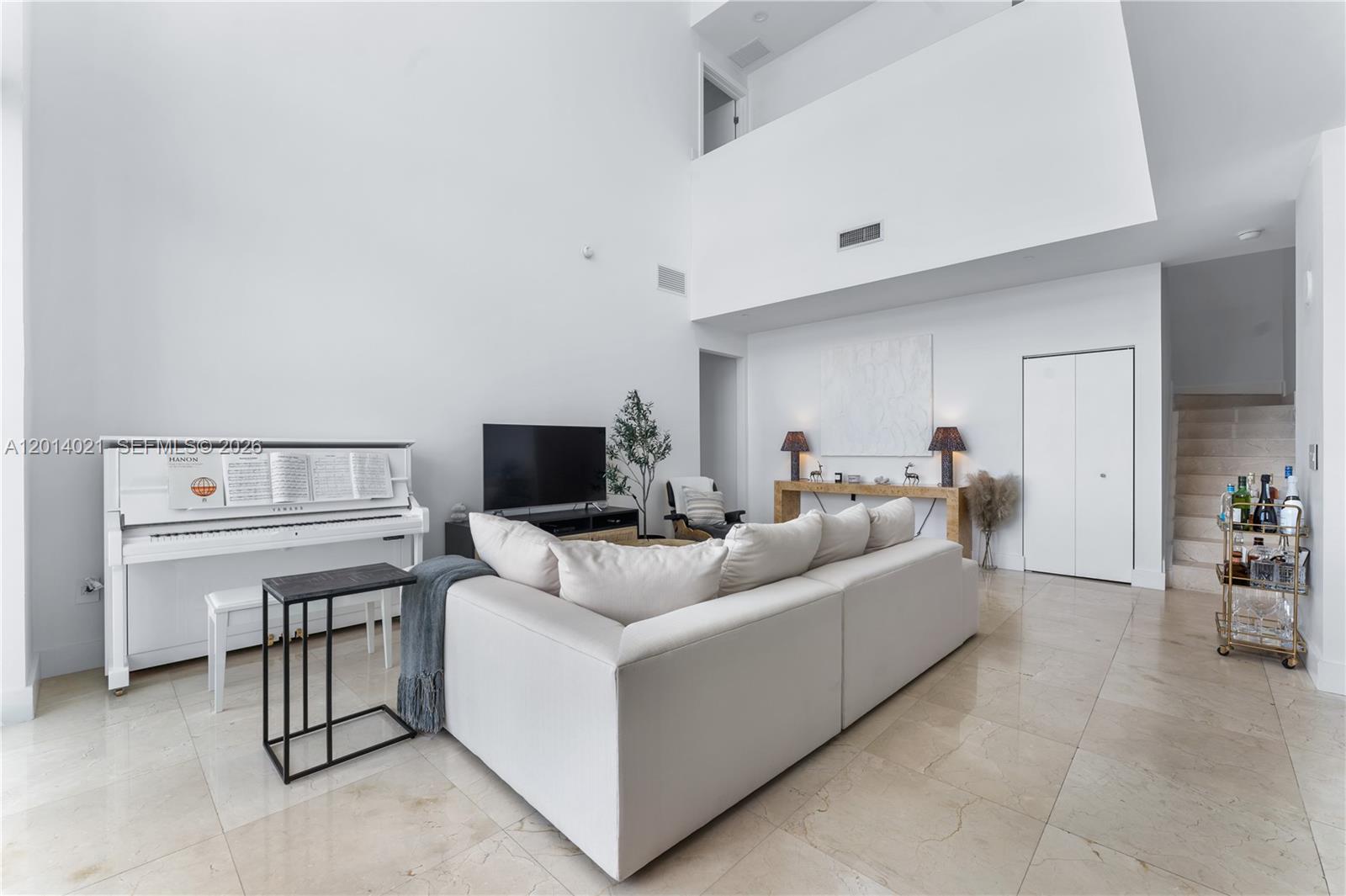 THE PLAZA 851 BRICKELL CO - Residential Lease