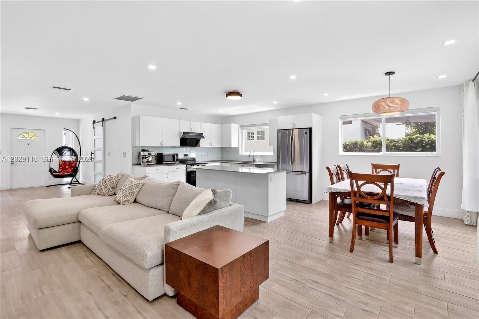 Coral Gables, Florida, 33134, United States, 3 Bedrooms Bedrooms, ,2 BathroomsBathrooms,Residential,Active,2051956