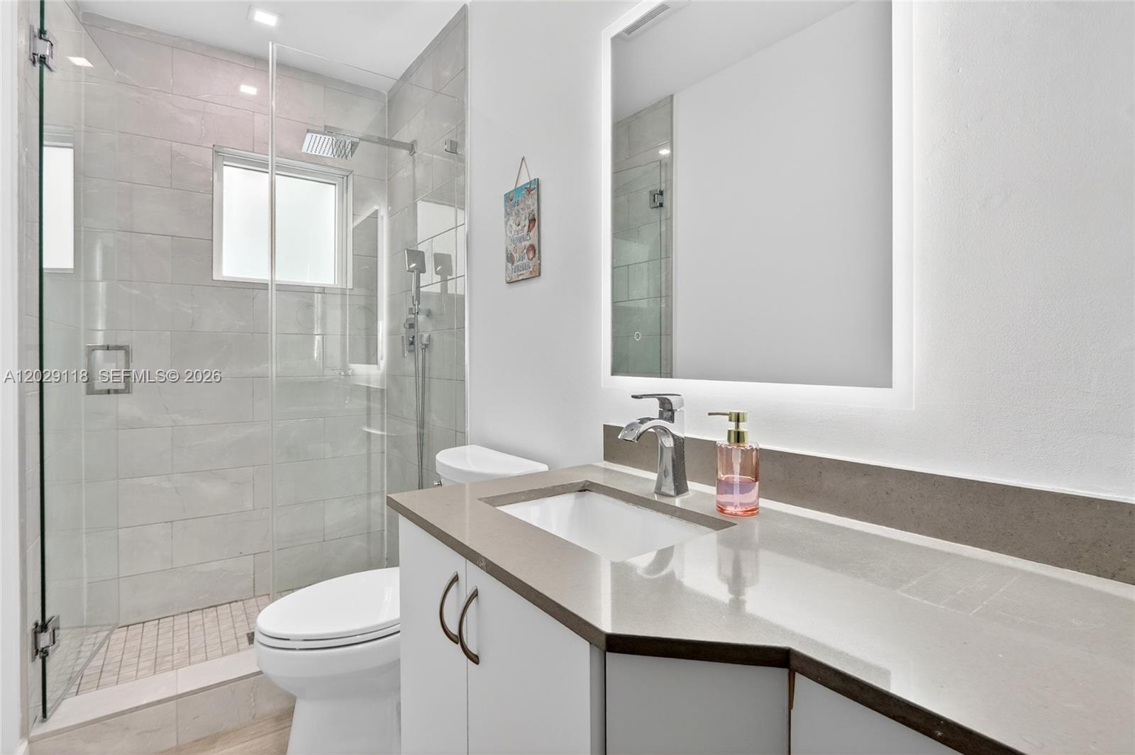 Coral Gables, Florida, 33134, United States, 3 Bedrooms Bedrooms, ,2 BathroomsBathrooms,Residential,Active,2051956