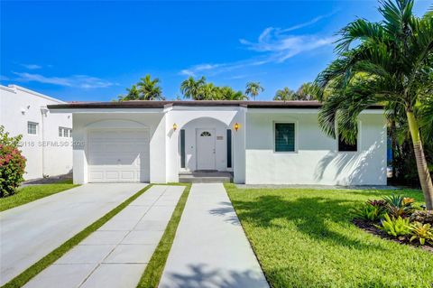 Photo of 809 Milan Ave, Coral Gables, FL 33134 (MLS # A12029118)