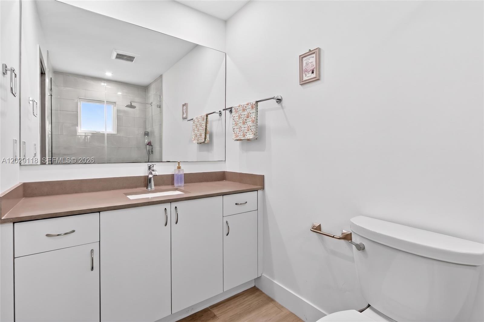 Coral Gables, Florida, 33134, United States, 3 Bedrooms Bedrooms, ,2 BathroomsBathrooms,Residential,Active,2051956