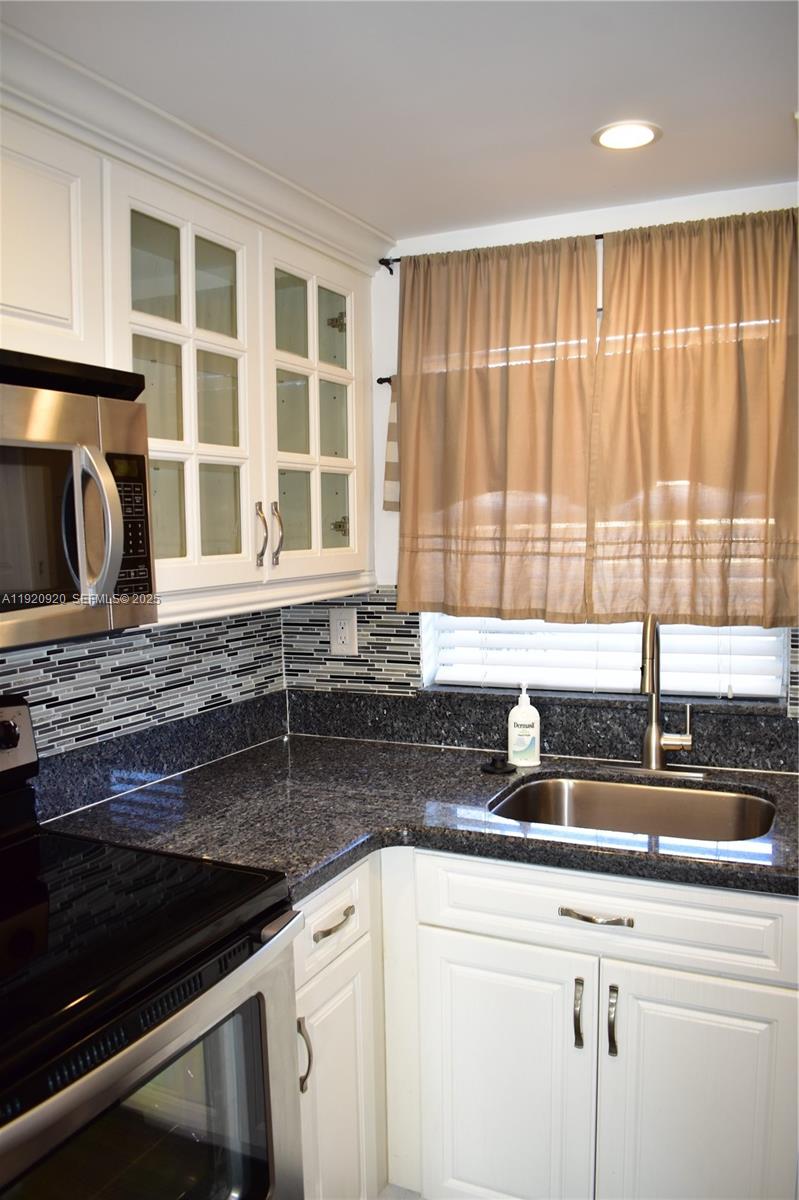 SUNRISE LAKES 105 CONDO - Residential