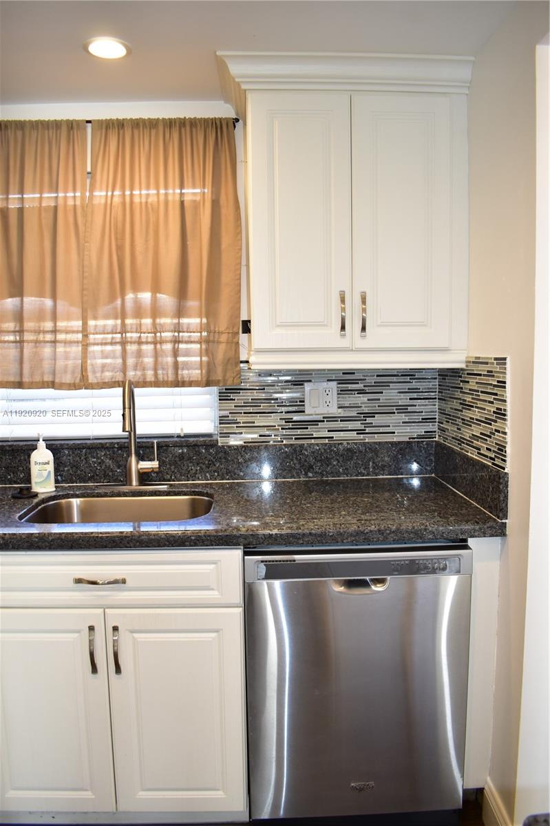 SUNRISE LAKES 105 CONDO - Residential