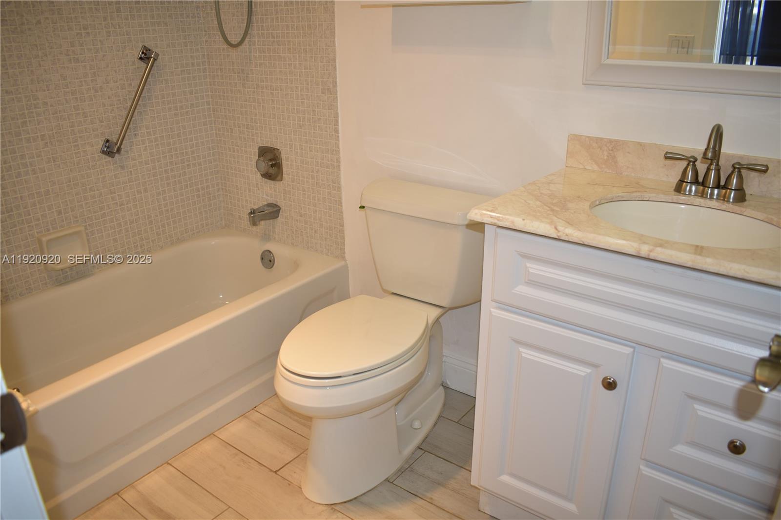 SUNRISE LAKES 105 CONDO - Residential