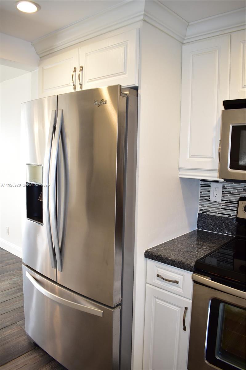 SUNRISE LAKES 105 CONDO - Residential