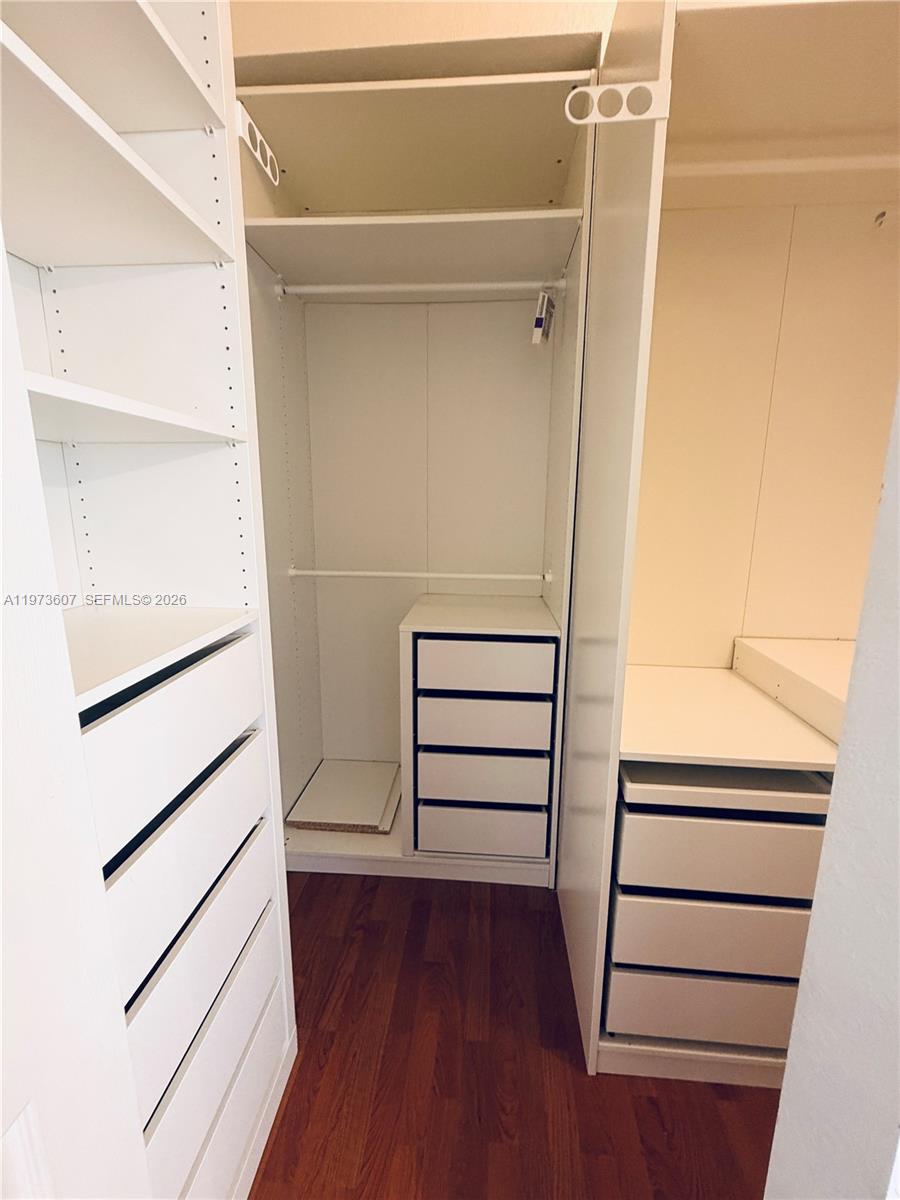 COURTS AT TUSCANY - Residential