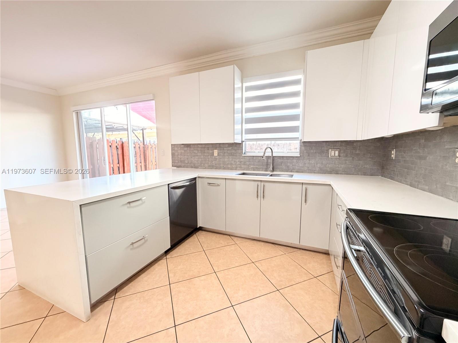 COURTS AT TUSCANY - Residential