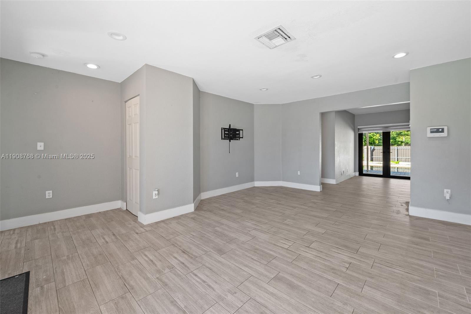 MOODY DRIVE ESTATES - Residential