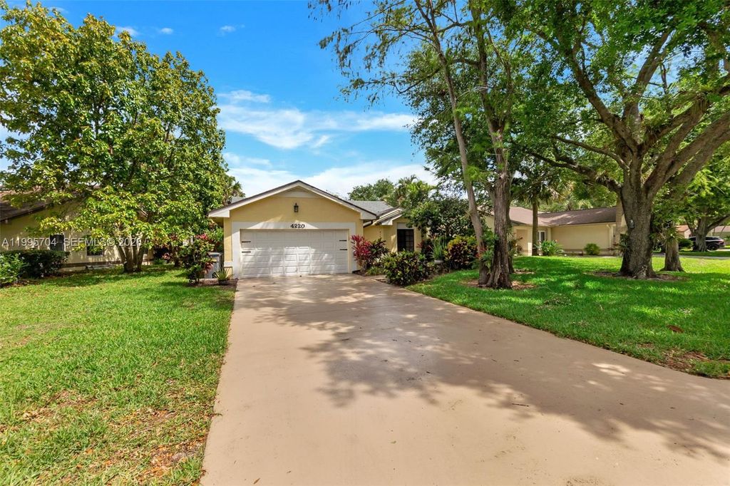 Photo of 4220 Grove Park Ln #1, Boynton Beach, FL 33436 (MLS # A11995704)