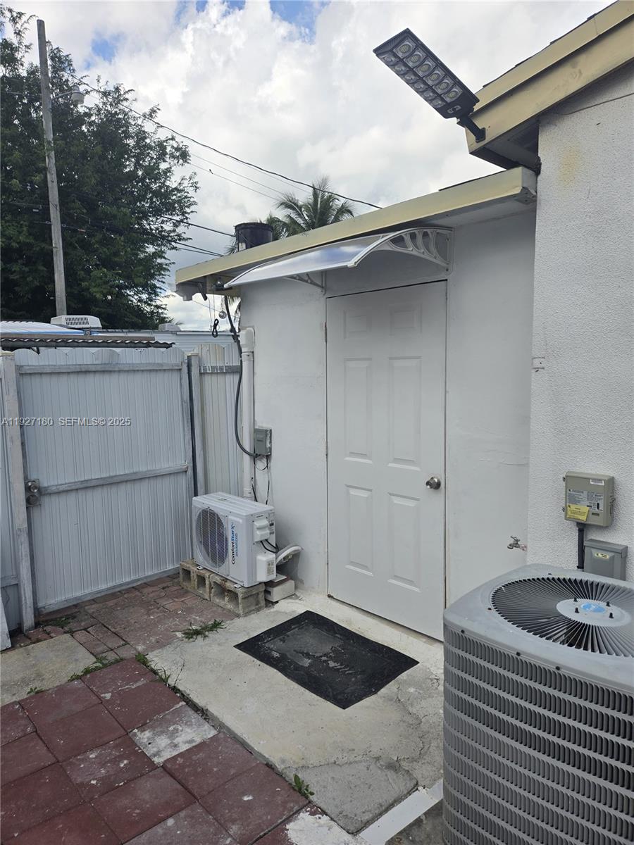 BUNCHE PARK 1 ADDN - Residential Lease