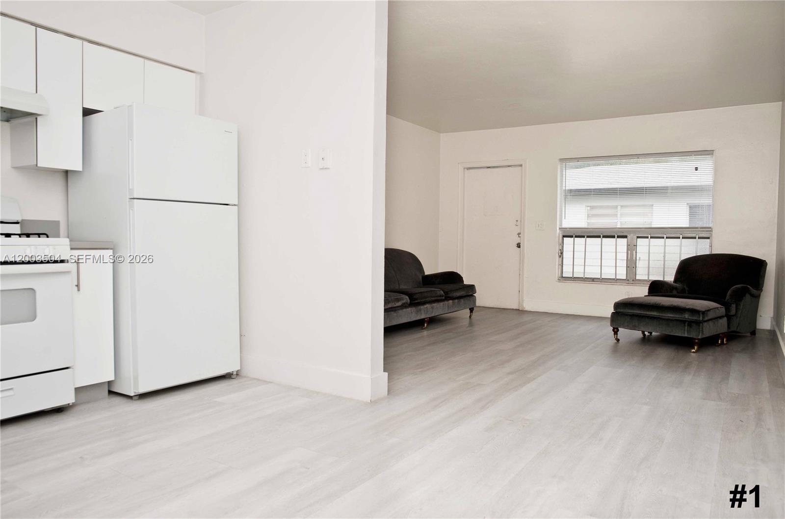 ¤HOLLYWOOD LITTLE RANCHES - Residential Income