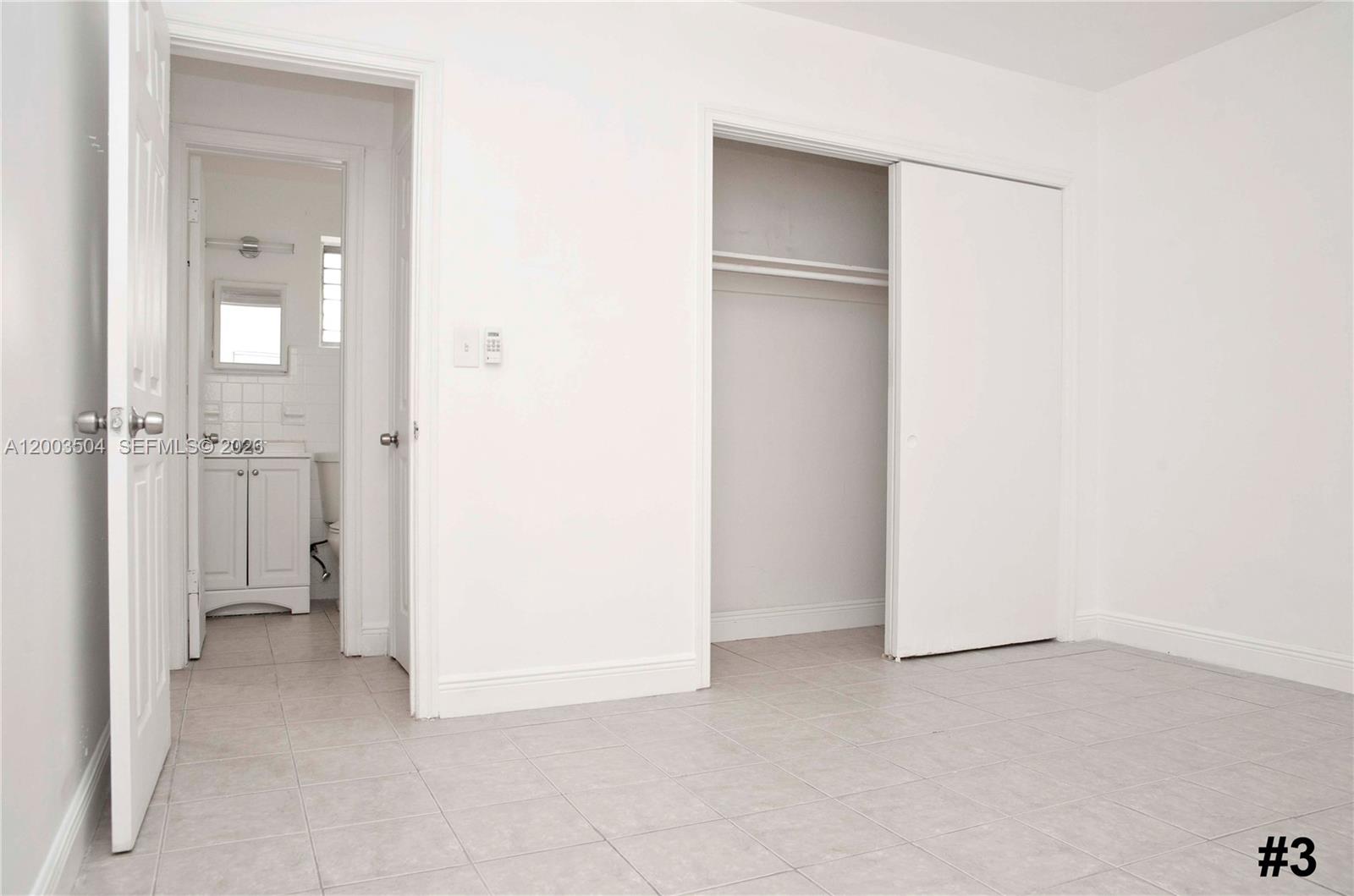 ¤HOLLYWOOD LITTLE RANCHES - Residential Income