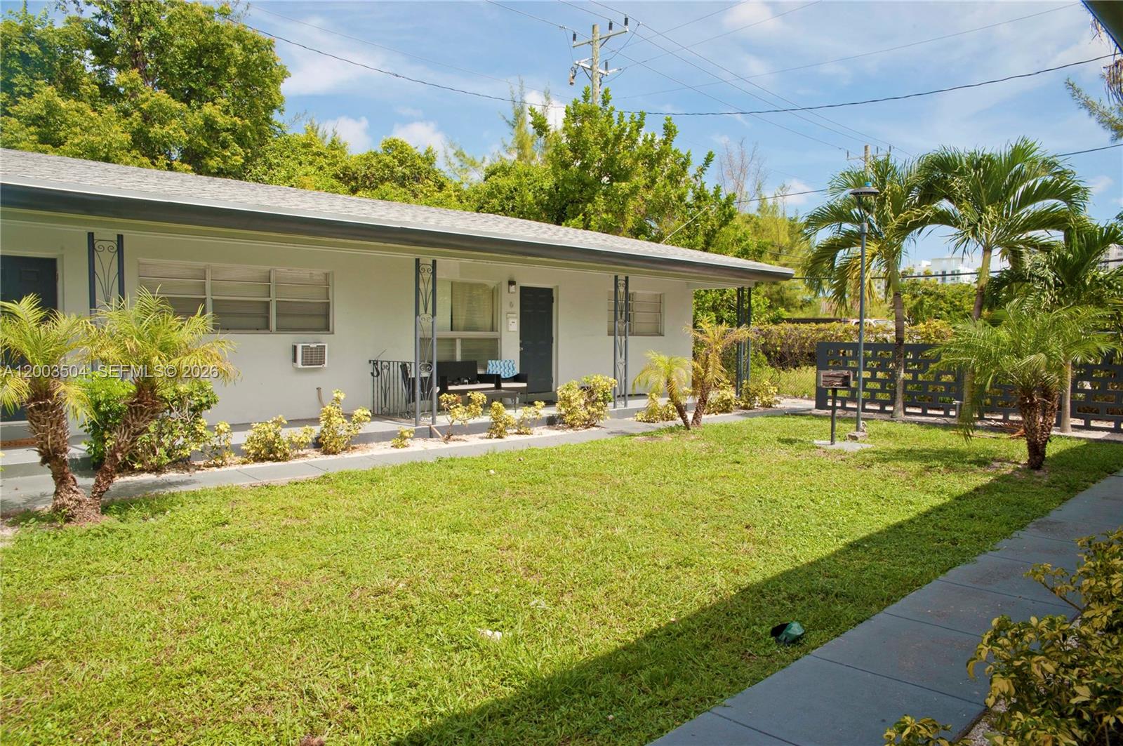 ¤HOLLYWOOD LITTLE RANCHES - Residential Income