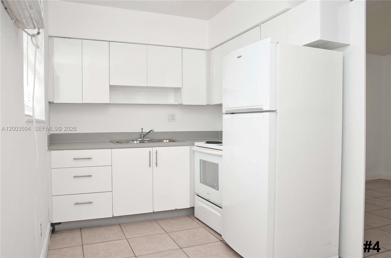 ¤HOLLYWOOD LITTLE RANCHES - Residential Income