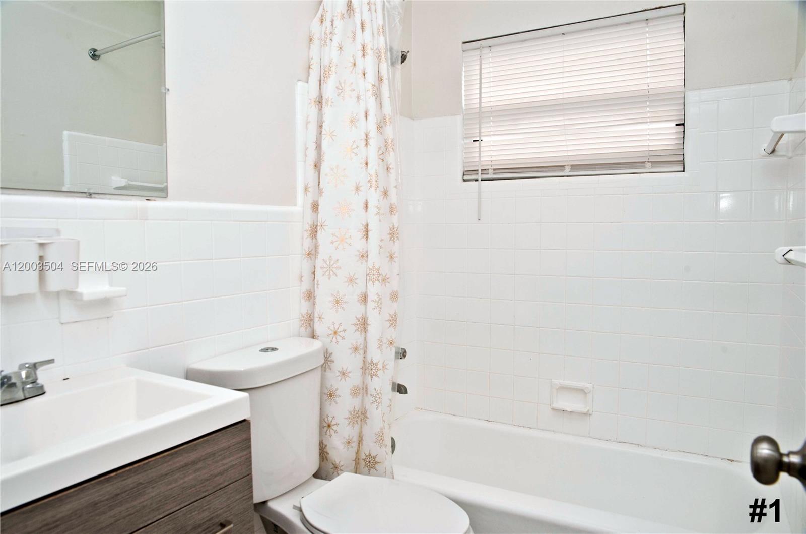 ¤HOLLYWOOD LITTLE RANCHES - Residential Income