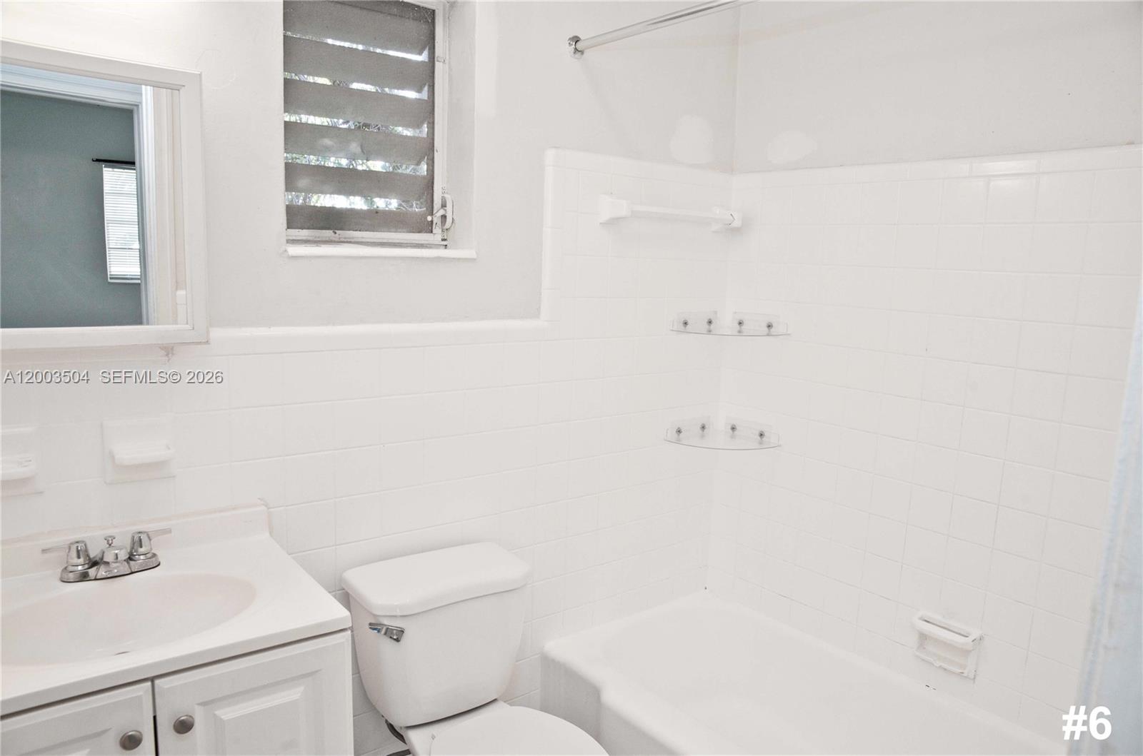 ¤HOLLYWOOD LITTLE RANCHES - Residential Income