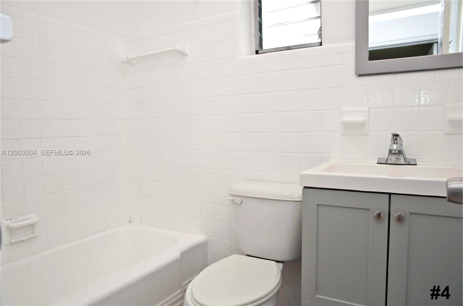 ¤HOLLYWOOD LITTLE RANCHES - Residential Income