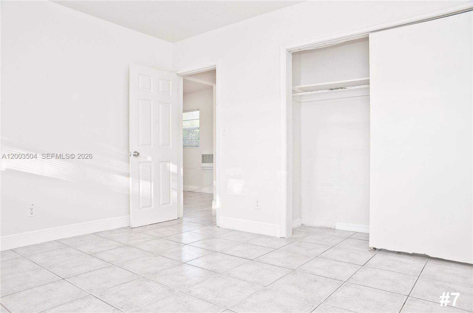 ¤HOLLYWOOD LITTLE RANCHES - Residential Income