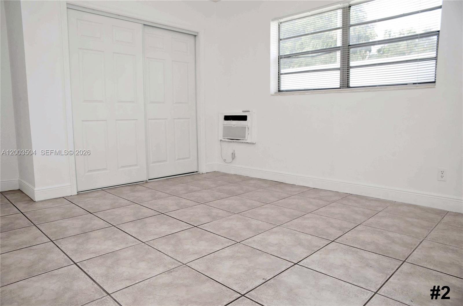 ¤HOLLYWOOD LITTLE RANCHES - Residential Income