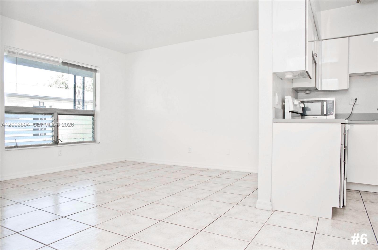 ¤HOLLYWOOD LITTLE RANCHES - Residential Income