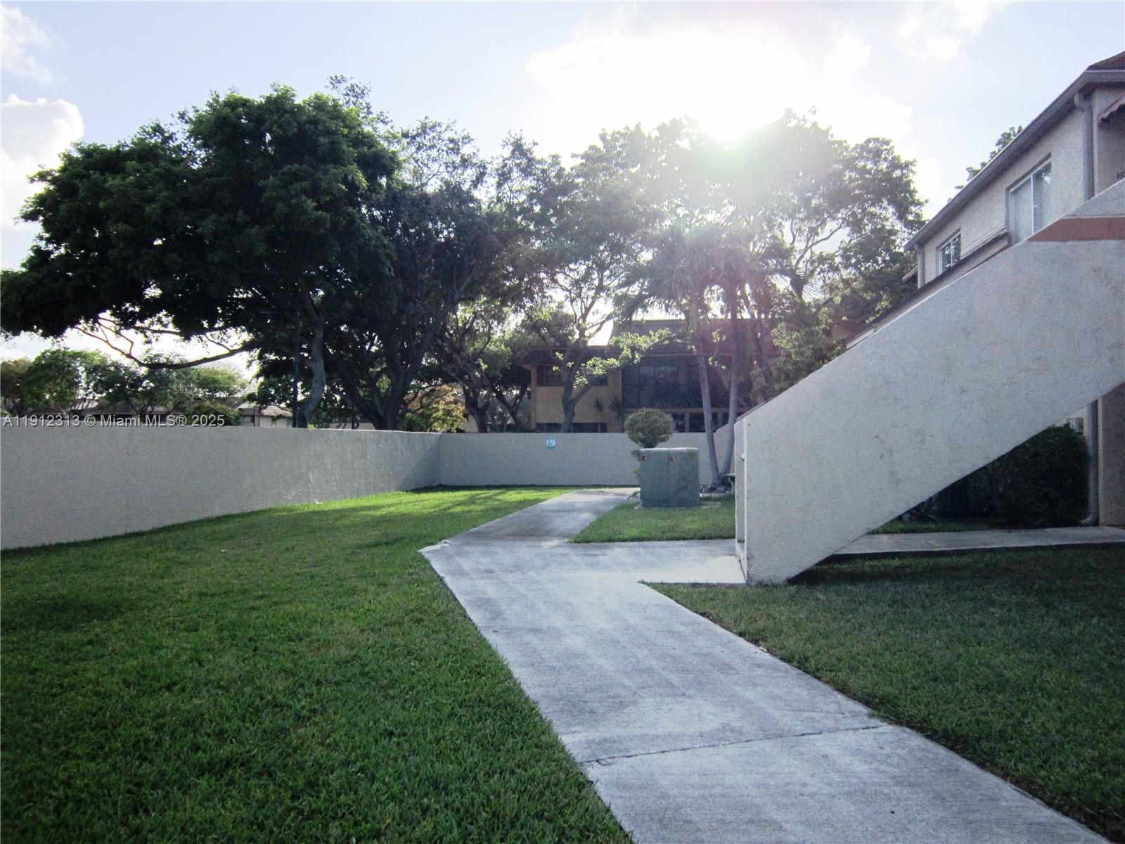 VILLA RUSTICA I CONDO - Residential